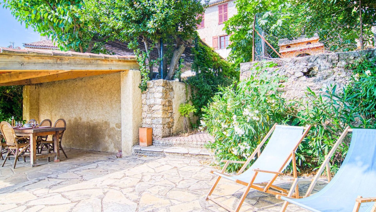 Tourtour House | Maison de Village Les Ormeaux by Interhome