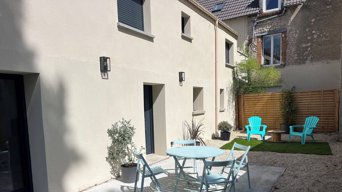 Orleans House | Maison de Ville Rénovée Avec Jardin Idéalement Située Proche Tram et Gares