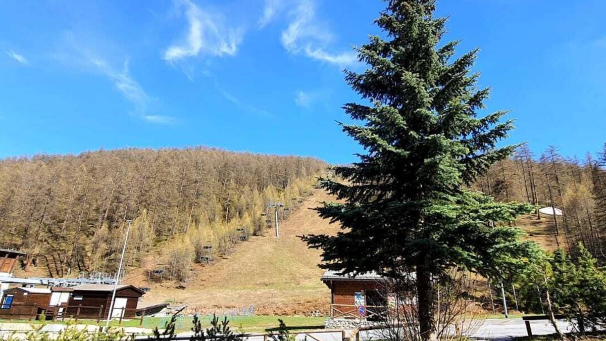 Borgata Sestriere Apartment | Maison des skieur- ski out