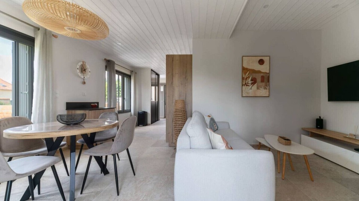 Billy House | Maison design et climatisée avec jardin