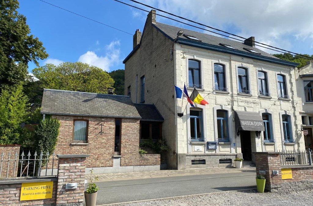 Walcourt Hotel | Maison Dispa