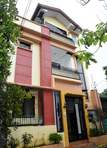 Angono House | Maison Dos 3 bedroom, with 200mbps internet speed, netflix and aircon