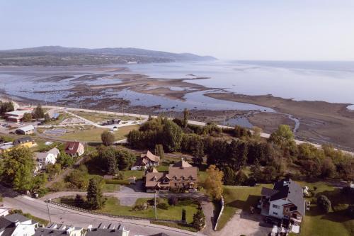 Pointe-au-Pic House | Maison du Havre Grand Duplex