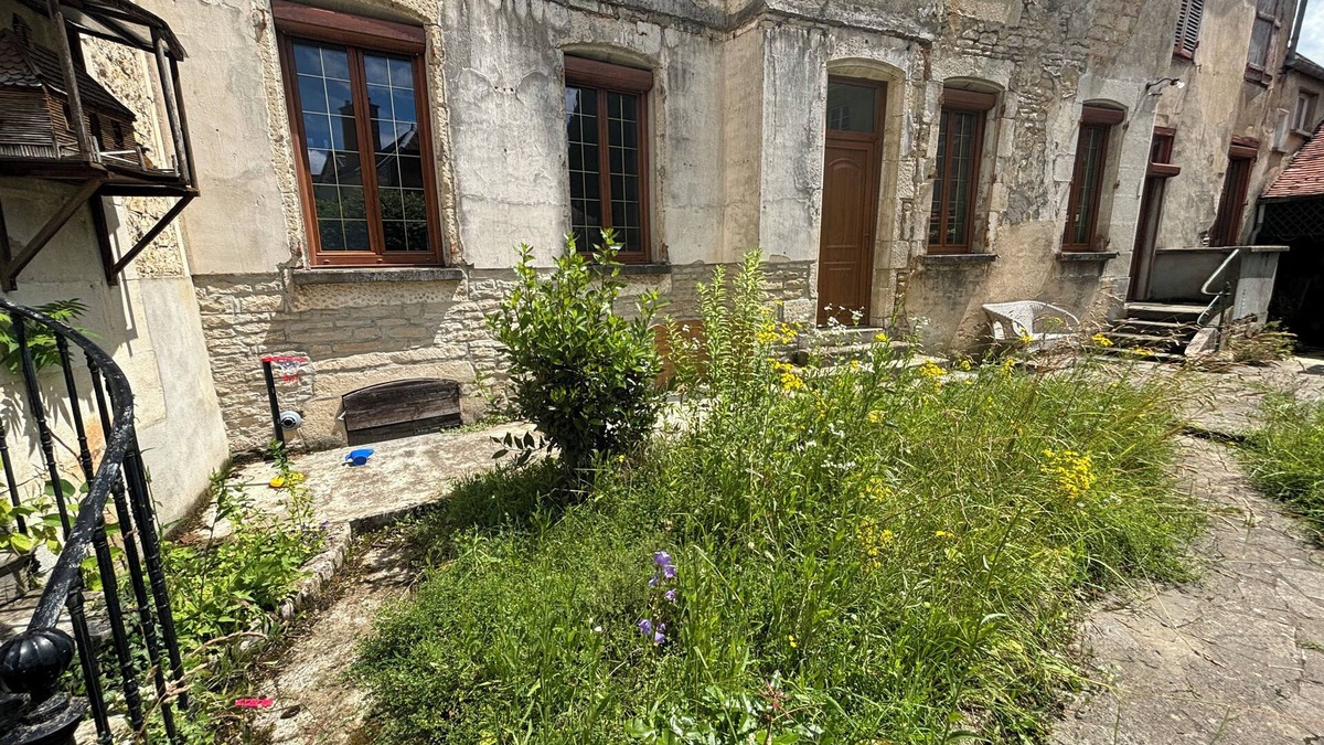 Chatillon-sur-Seine House | Maison du Xvieme Siècle, en Plein Coeur du Châtillonais et de la Côte D'or