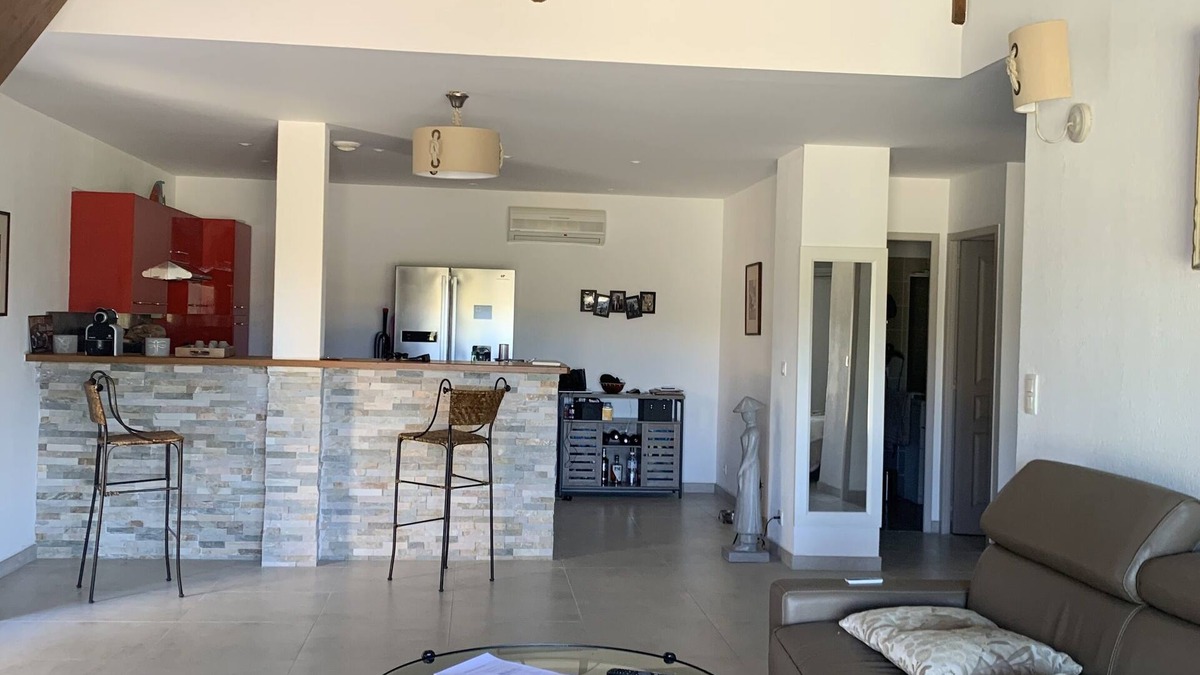 Lozari House | Maison Duplex 105 m2, Climatisée, Confort, Jardin, 400m de la Plage, vue mer