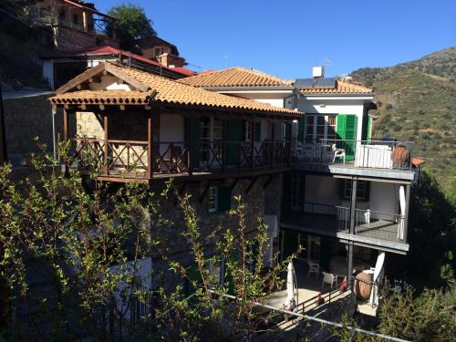 Kalopanayiotis House | Maison Elena