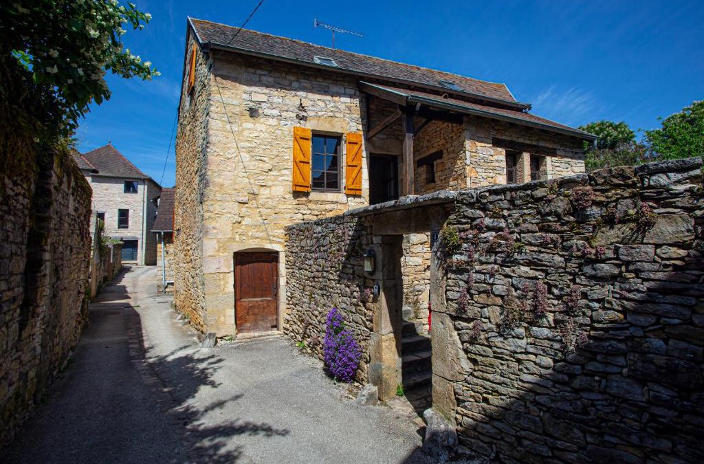Villeneuve d'Aveyron House | Maison en pierres au coeur du village médiéval de Villeneuve