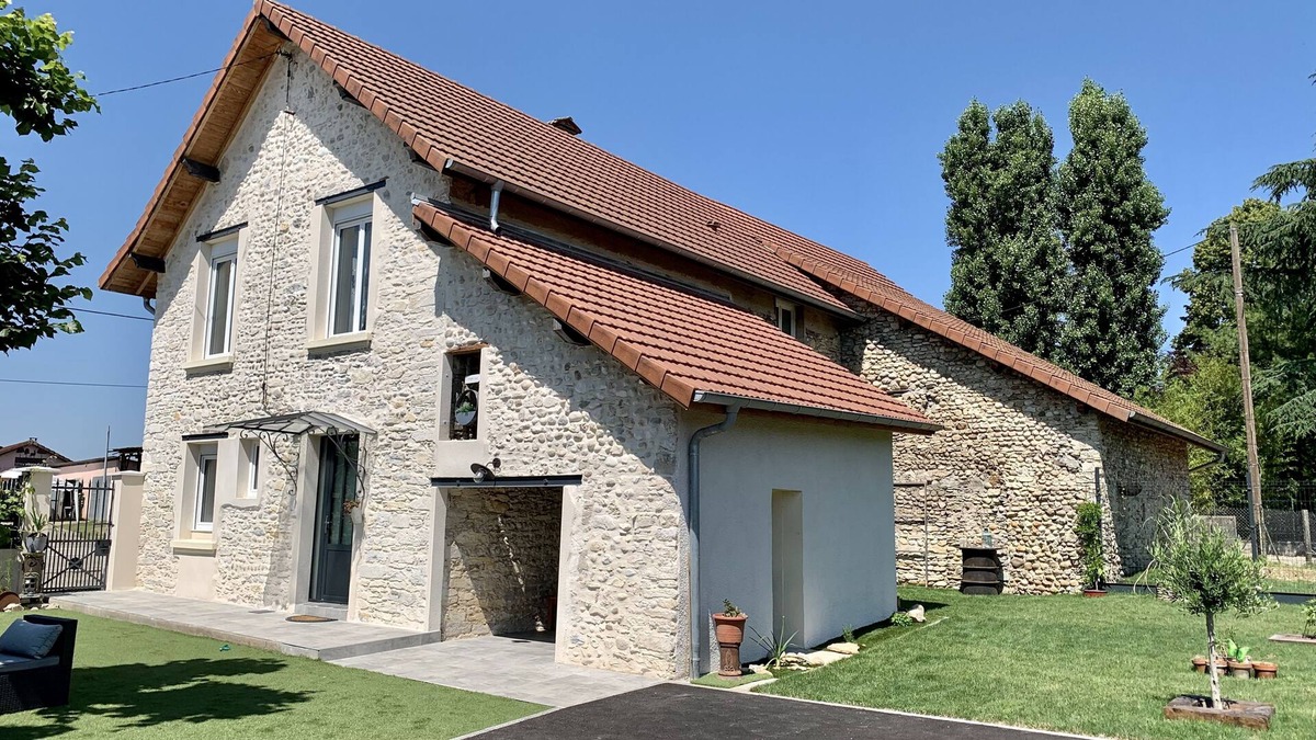 Arandon-Passins House | Maison en Pierre Entièrement Rénovée Pour 10 Voyageurs