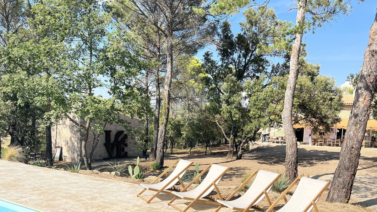 Murs House | Maison en Pierre vue Imprenable au Cœur du Luberon