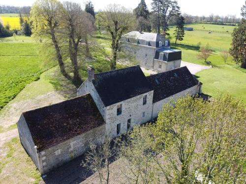Neuvy-au-Houlme House | Maison en pierres avec Grand Jardin, WIFI, tout inclus - FR-1-497-170