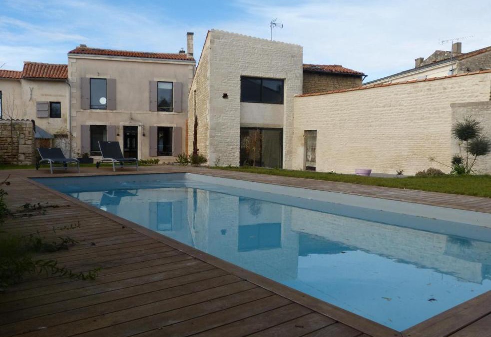 Saint-Florent House | Maison En Ville