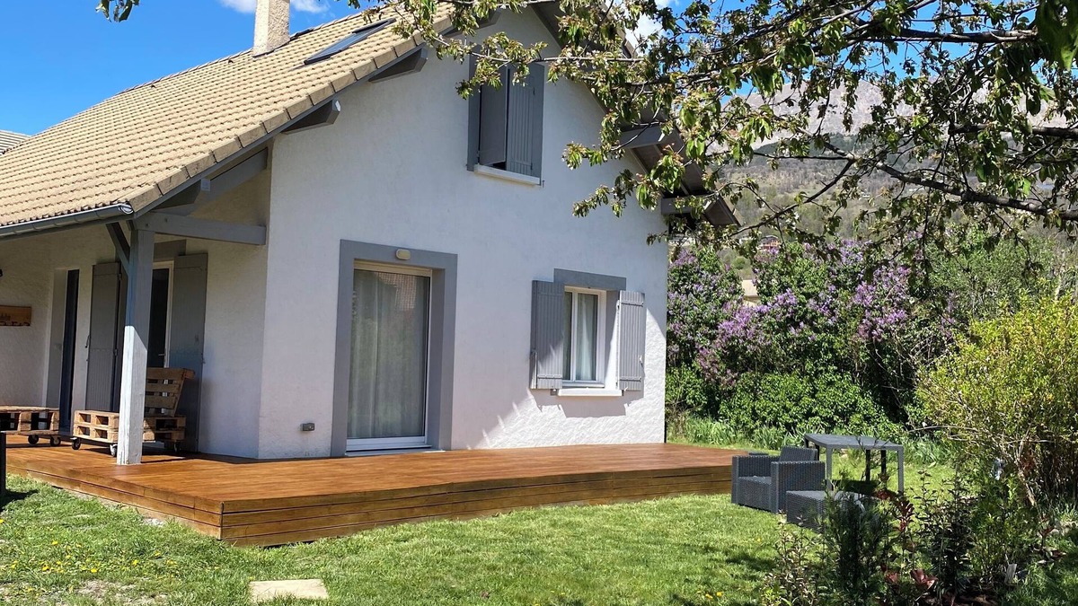 Chorges House | Maison Entière Avec Jardin Clos Proche lac de Serre-ponçon