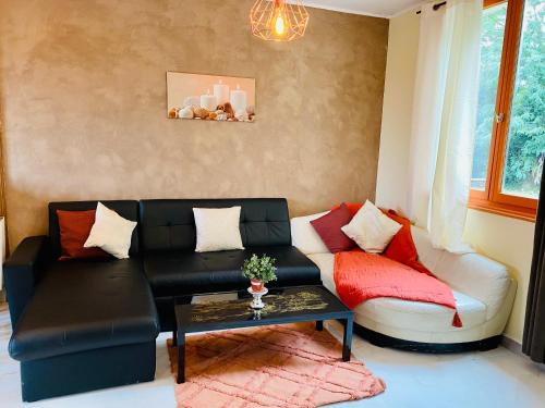 Saint-Brice-sous-Foret Apartment | Maison et sa dépendance ss voisinage dans les vergers de Montmorency
