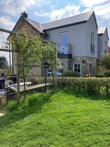 Marchin Villa | Maison et son jardin situés dans le Condroz