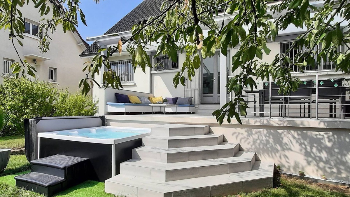 Morangis House | Maison Familiale Avec Jacuzzi, Proche Paris