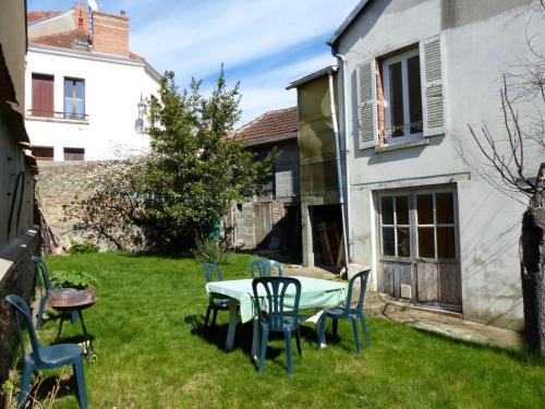 Neris-les-Bains House | Maison familiale au calme avec jardin clos, proche thermes - FR-1-489-563