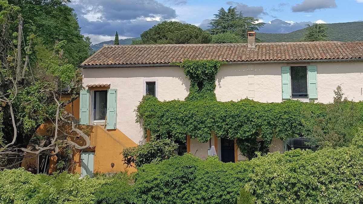 Laroque House | Maison Familiale Rénovée, au Bord de Lhérault. Grandes Pièces à Vivre