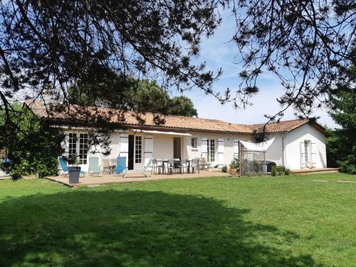 Saint-Martin-du-Bois House | Maison Fourat