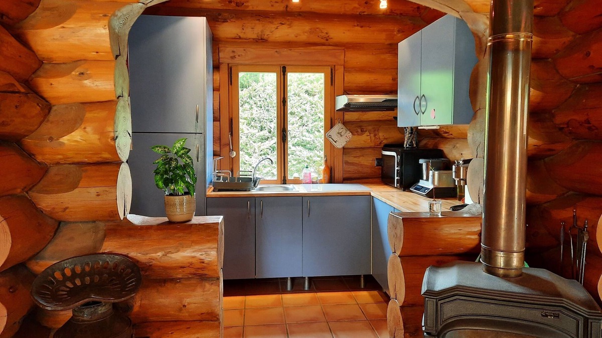 Chateauneuf-de-Bordette House | Maison de Charme Avec Piscine sur Grand Terrain