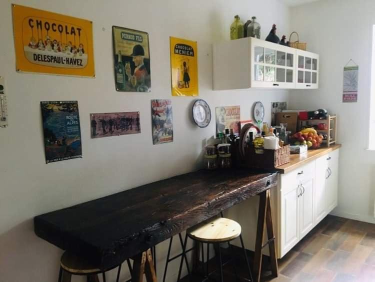 Dompierre-les-Ormes Bed & Breakfast | Maison