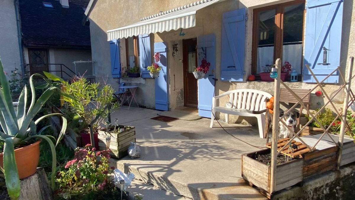 Les Planches-pres-Arbois House | Maison Avec Terrasse au Pied de la Reculée