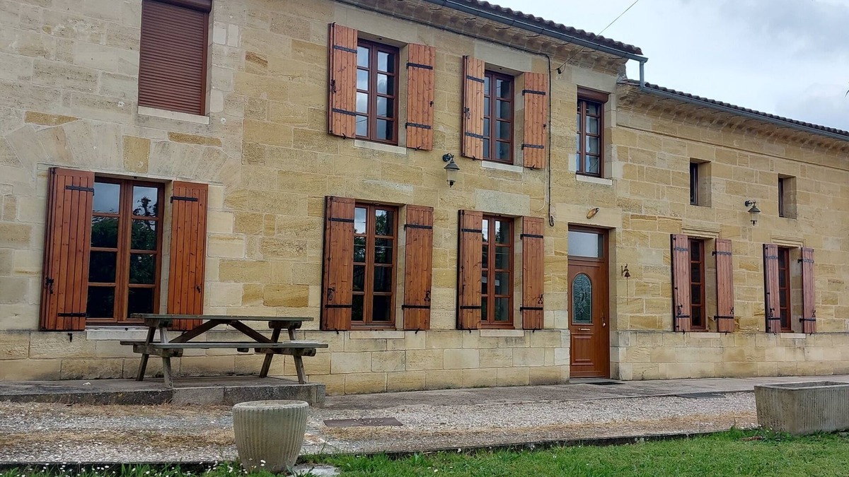 Saint-Genes-de-Castillon House | Maison de Famille à la Campagne, 4 Chambres, 7 Personnes, Toute Équipée