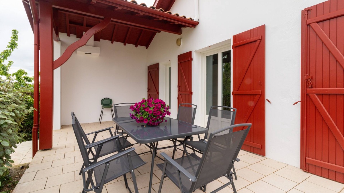 Arraute-Charritte House | Maison Hacharria - Four Bedroom House, Sleeps 6