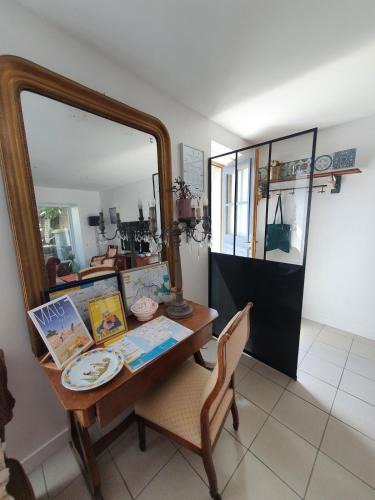 Pont-l'Abbe House | Maison historique - cour - centre-ville -plage 10 mn