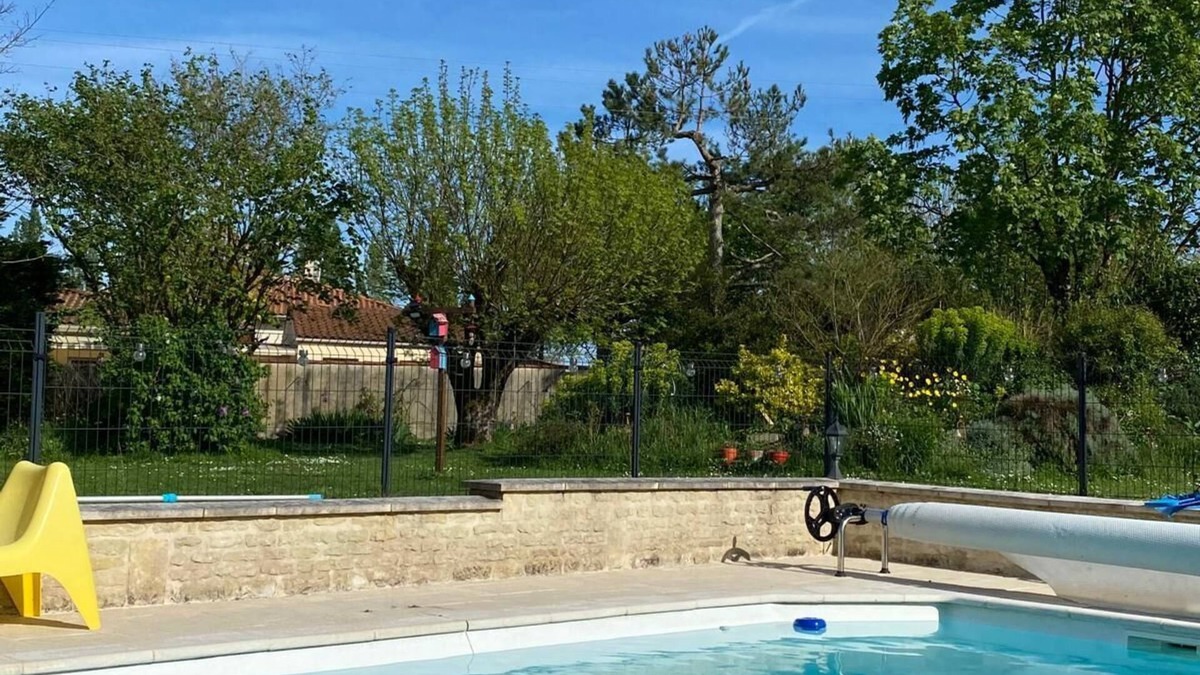 Saint-Georges-du-Bois Bed & Breakfast | Maison Idéale Pour Être au Calme en Famille ou Entre Amis 45 mn de La Rochelle