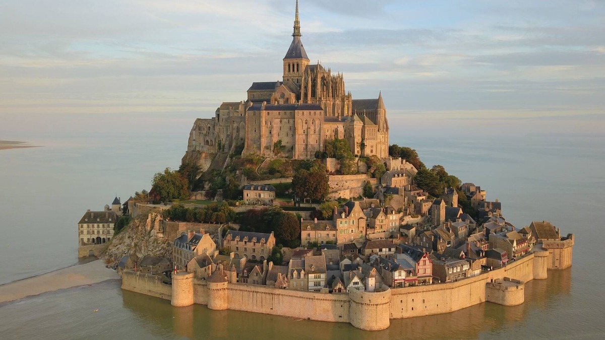 Courtils House | Maison Indépendante au Calme , a 10 Minute du Mont Saint Michel