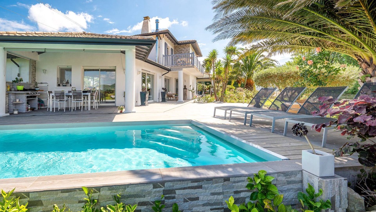Urrugne Villa | Maison Madalena With Pool close to ocean, Urrugne, France