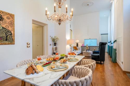 Lucca Historical Center House | Maison Mirò with private parking