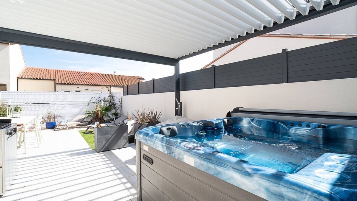 Pia House | Maison Neuve Avec SPA Pergola Terrain DE Boules