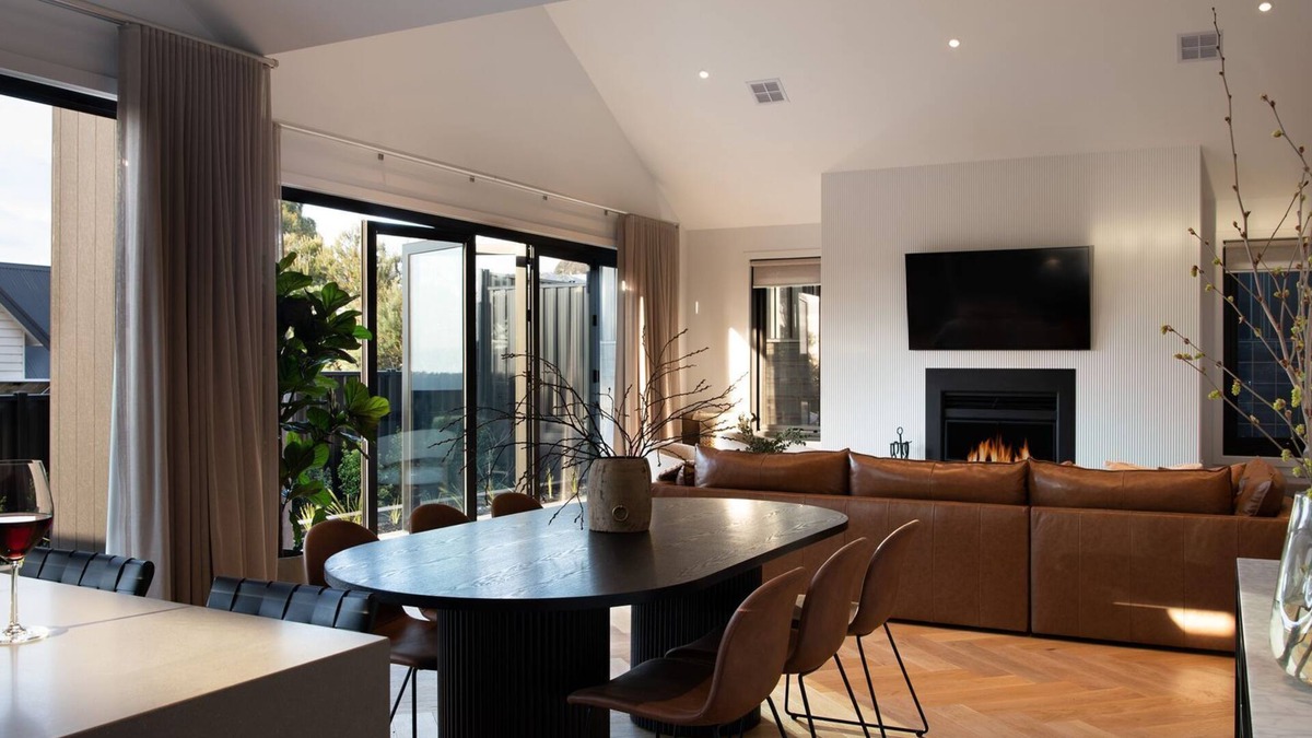 Daylesford House | Maison Noire- stunning Scandinavian design, great location