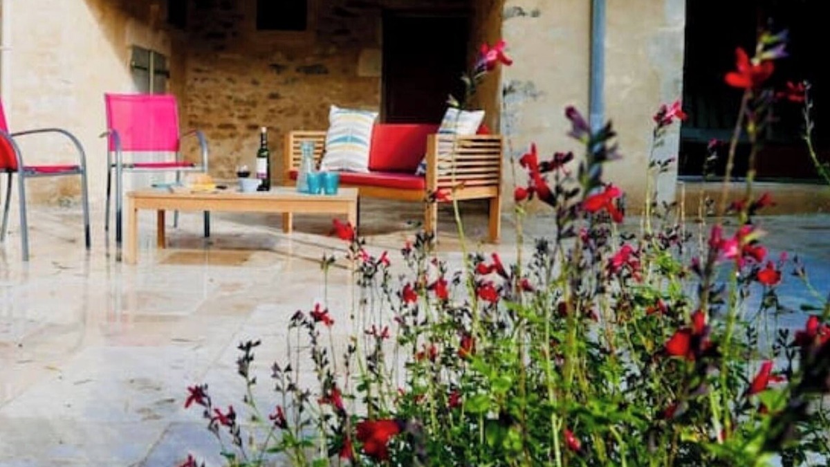 Liglet House | Maison Osbert: Spacious Retreat in Rural France