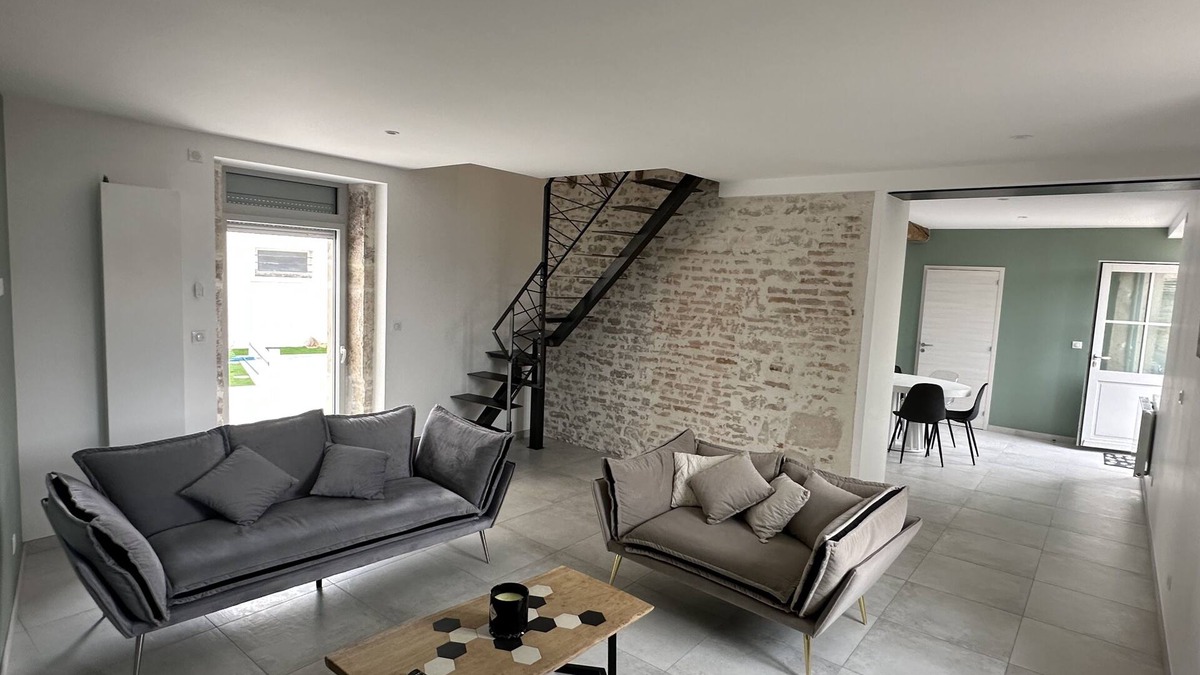 Gevrey-Chambertin House | Maison Pierre Contemporaine Avec Charme Avec Piscine