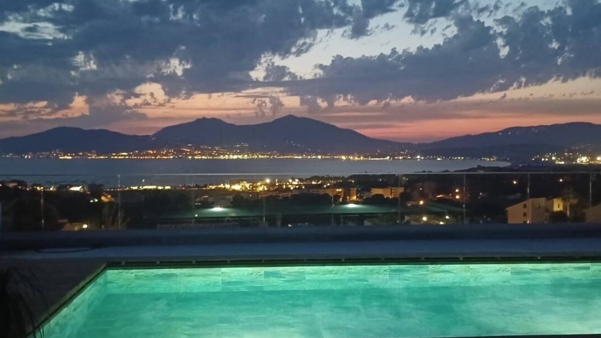 Grosseto-Prugna House | Maison Plain Pied Avec Piscine Privée et vue Imprenable sur le Golfe D'ajaccio