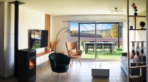 Montelimar Villa | Maison Premium Hyper Calme - Joliment décorée avec vue dégagée - Jacuzzi Chauffé - Salle de jeux - Proche de toutes commodités