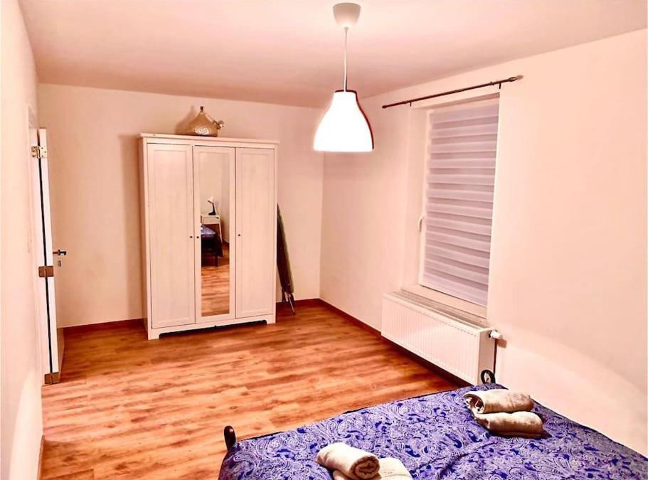 Monceau-sur-Sambre House | Maison proche du centre ville de la gare l aéroport de Charleroi