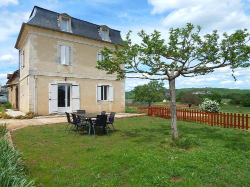 Campagne House | Maison rénovée avec grand jardin, proche des Eyzies et sites touristiques du Périgord Noir - FR-1-616-37