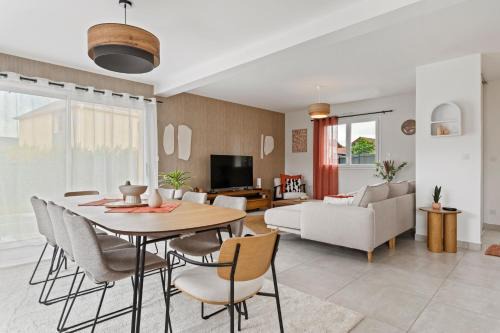 Montigny House | Maison rénovée haut de gamme - 4 chambres, terrasse, parking