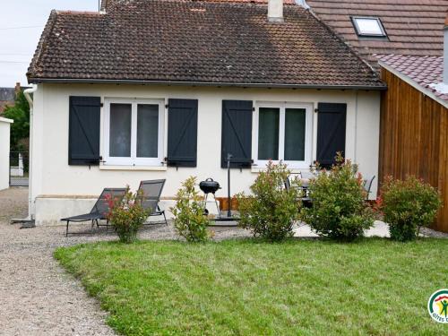 Villeneuve-sur-Allier House | Maison rénovée au calme avec jardin, terrasse et garage, à 10 min de Moulins, draps et serviettes inclus - FR-1-489-372