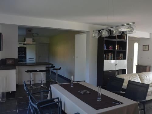 Esbly House | Maison Reine-Claude