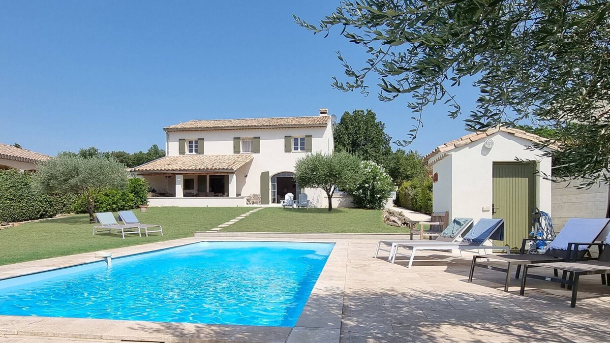 Pougnadoresse Villa | Maison Roquebeauresse – luxury & comfort in the Gard, with air conditioning, child & pet friendly