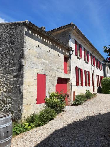 Montagne House | Maison Rouge