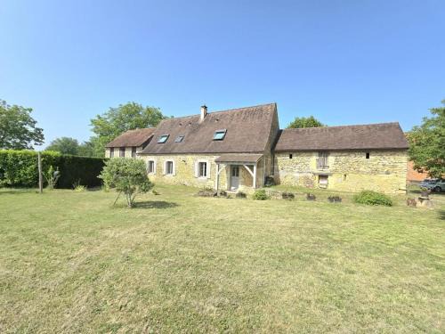 Tamnies Apartment | Maison rustique près de Sarlat: 4 chambres, jardin, Wi-Fi, activités nature, ferme et lac à proximité - FR-1-616-186