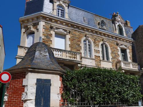 Les Sables d'Olonne House | Maison sablaise 5 chambres, proche de la plage et du centre, tout confort inclus. - FR-1-197-447