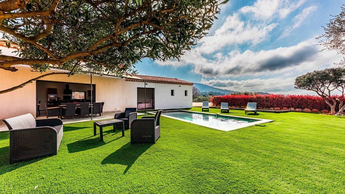 Aups House | Maison Sanchez - Maison Climatisée avec Piscine