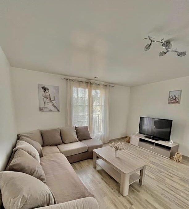 Crevecur-le-Grand Villa | Maison spacieuse de Lila avec 3 places de parkings