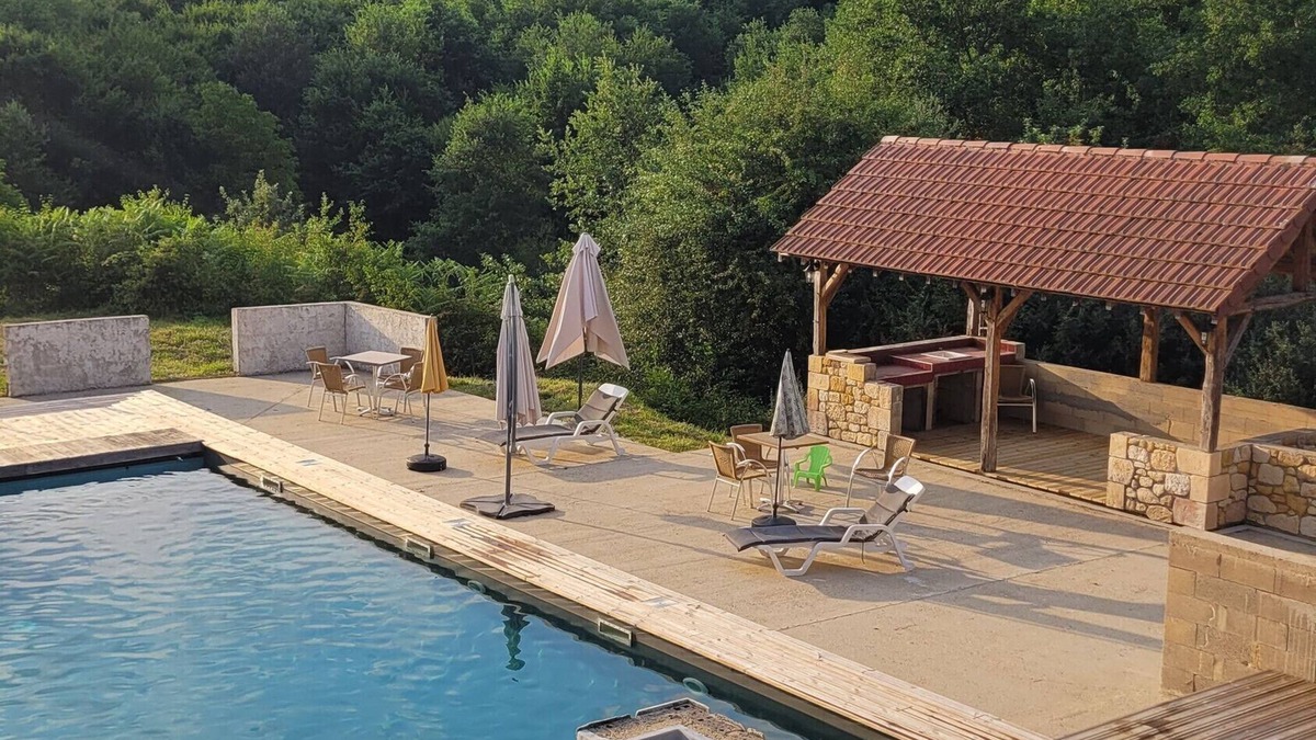Saint-Cernin-de-lHerm House | Maison Tiny Bwa – Stay in a Peaceful Charming Stone House with Pool and Nature